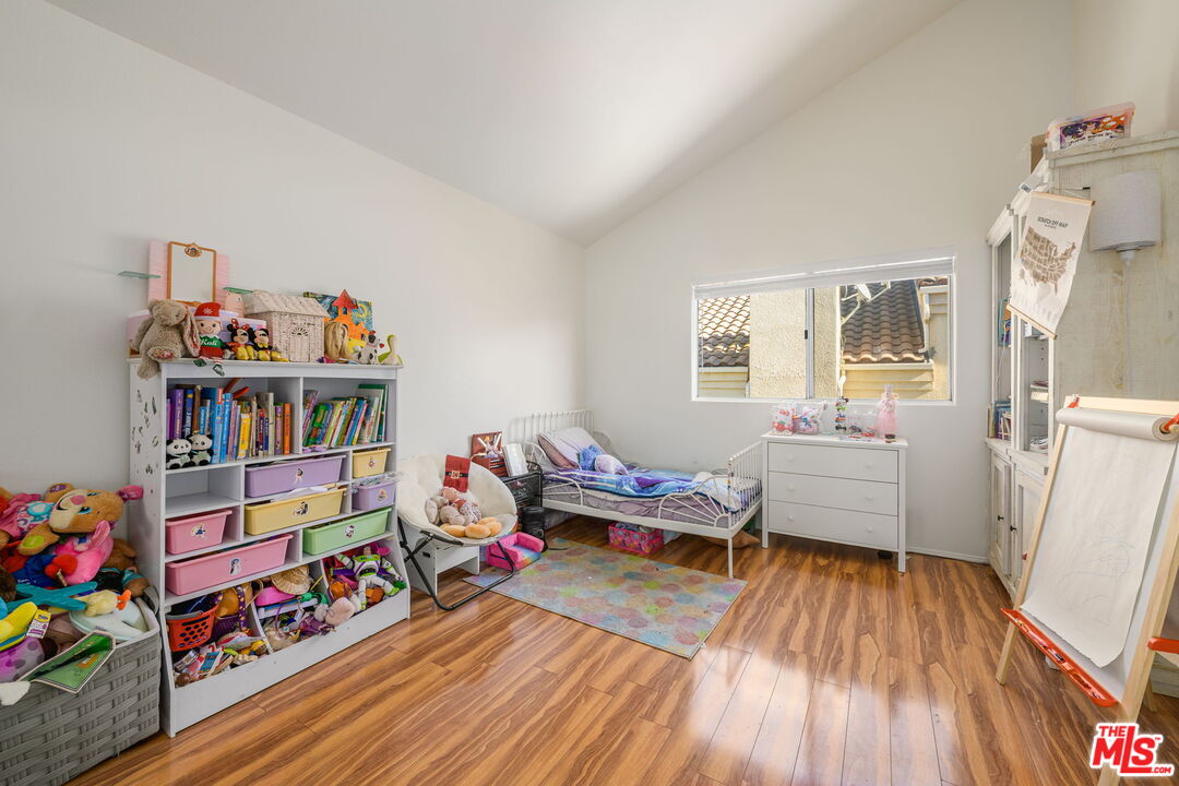 9152 Vincente Way North Hills, CA 91343 - Photo 18 of 22