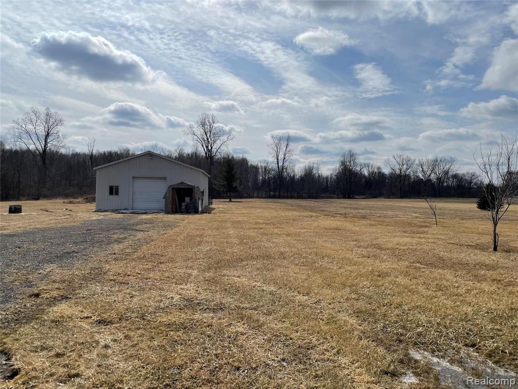 1810 Vernor Road Lapeer, MI 48446 - Photo 5 of 57