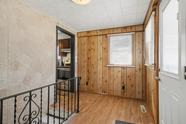 $190,000 | 329 Chippewa Street, Buchanan, MI 49107