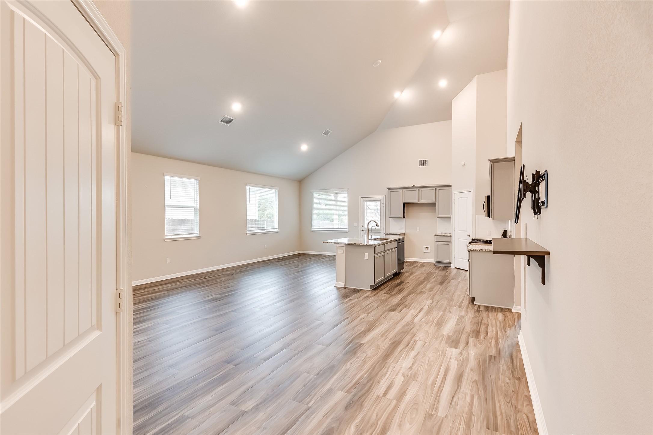 312 Empress Tree Drive Leander, TX 78641 - Photo 5 of 35