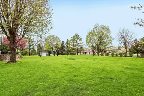 $734,900 | N53W26727 Arrowhead Drive, Lisbon, WI 53072
