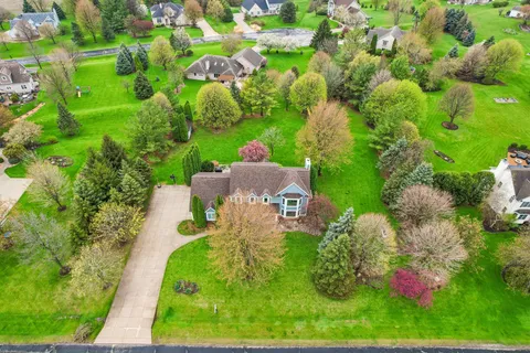 $734,900 | N53W26727 Arrowhead Drive, Lisbon, WI 53072