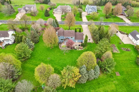 $734,900 | N53W26727 Arrowhead Drive, Lisbon, WI 53072
