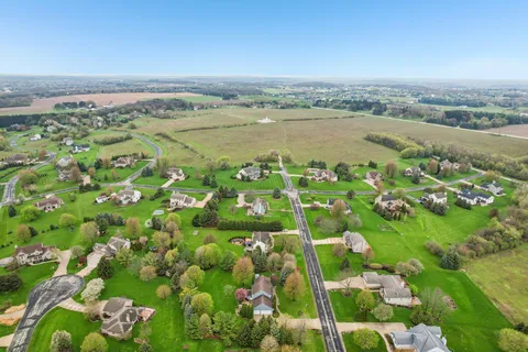 $734,900 | N53W26727 Arrowhead Drive, Lisbon, WI 53072