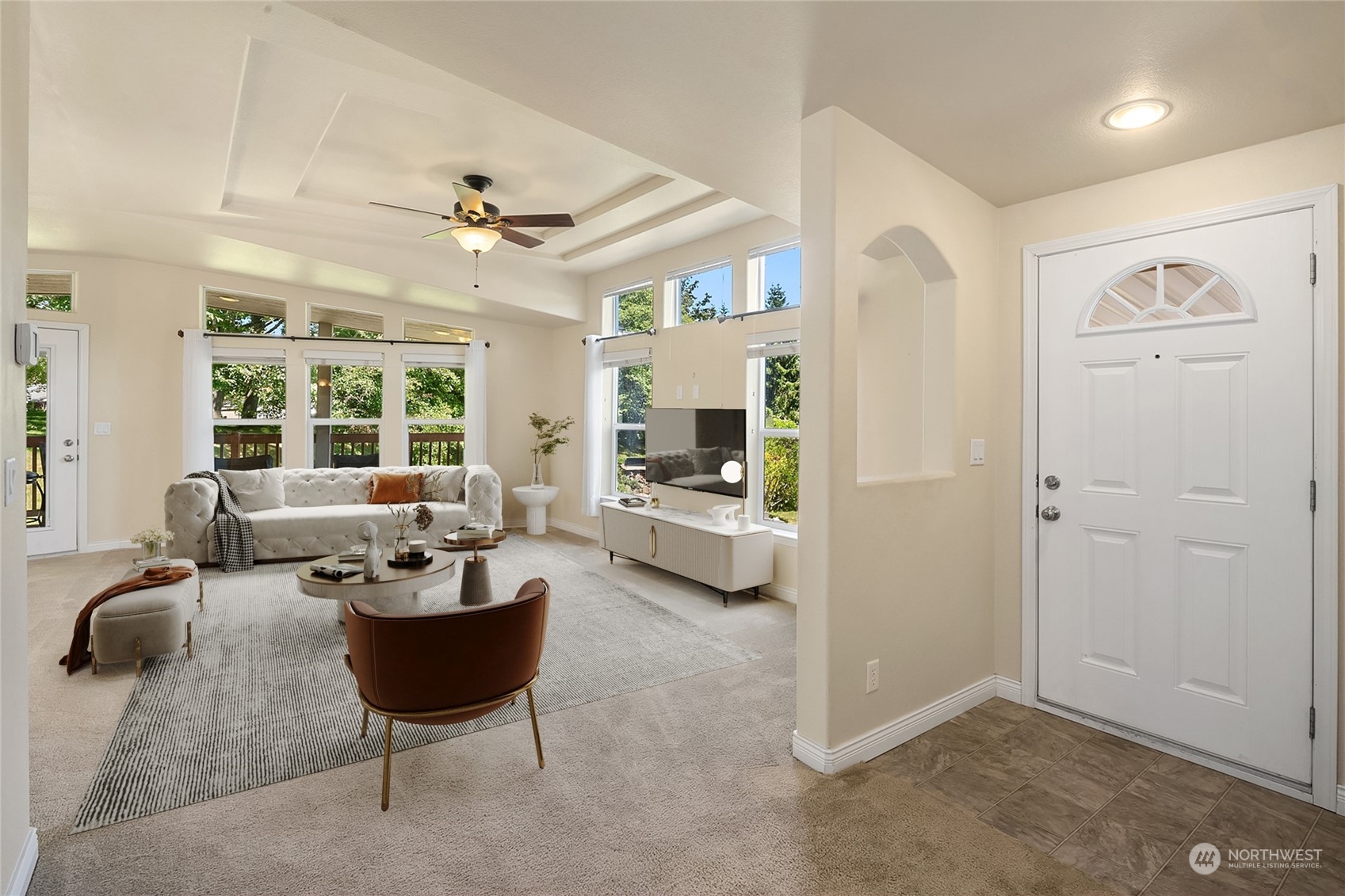 815 Southwest 124th Street, Unit 149 Everett, WA 98204 - Photo 3 of 35 a living room with furniture