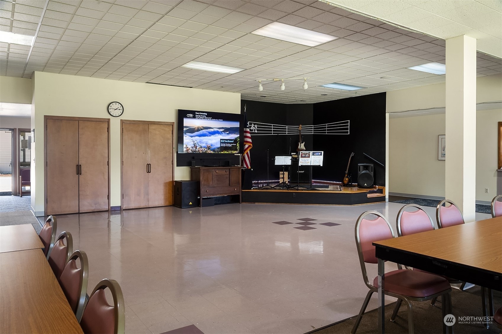 815 Southwest 124th Street, Unit 149 Everett, WA 98204 - Photo 32 of 35 a kitchen with stainless steel appliances granite countertop a refrigerator and a stove top oven