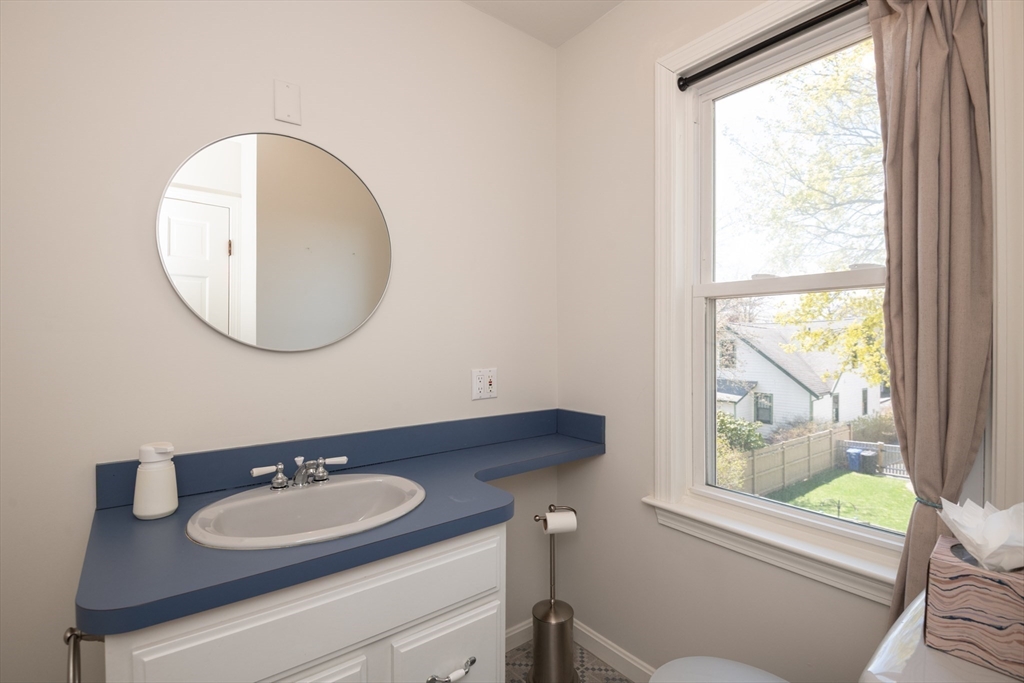 6-8 Devon Avenue, Unit 3 Beverly, MA 01915 - Photo 32 of 40