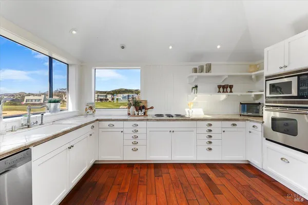 $1,749,000 | 21468 Heron Drive, Bodega Bay, CA 94923