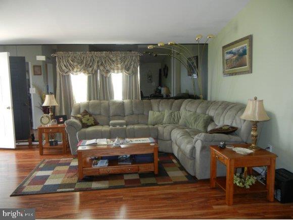 4 Spring Lake Road Manahawkin, NJ 08050 - Photo 5 of 19 Gallery Image 5