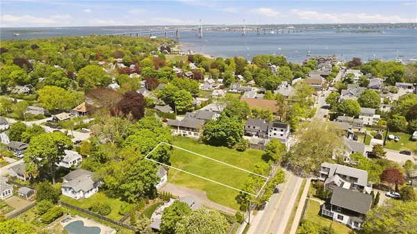 $950,000 | 78 Narragansett Avenue, Jamestown, RI 02835