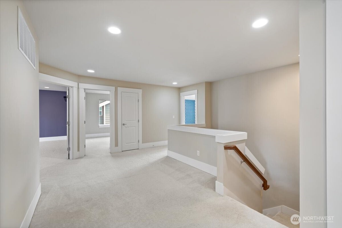 907 Ilwaco Place Northeast Renton, WA 98059 - Photo 14 of 36 Gallery Image 14