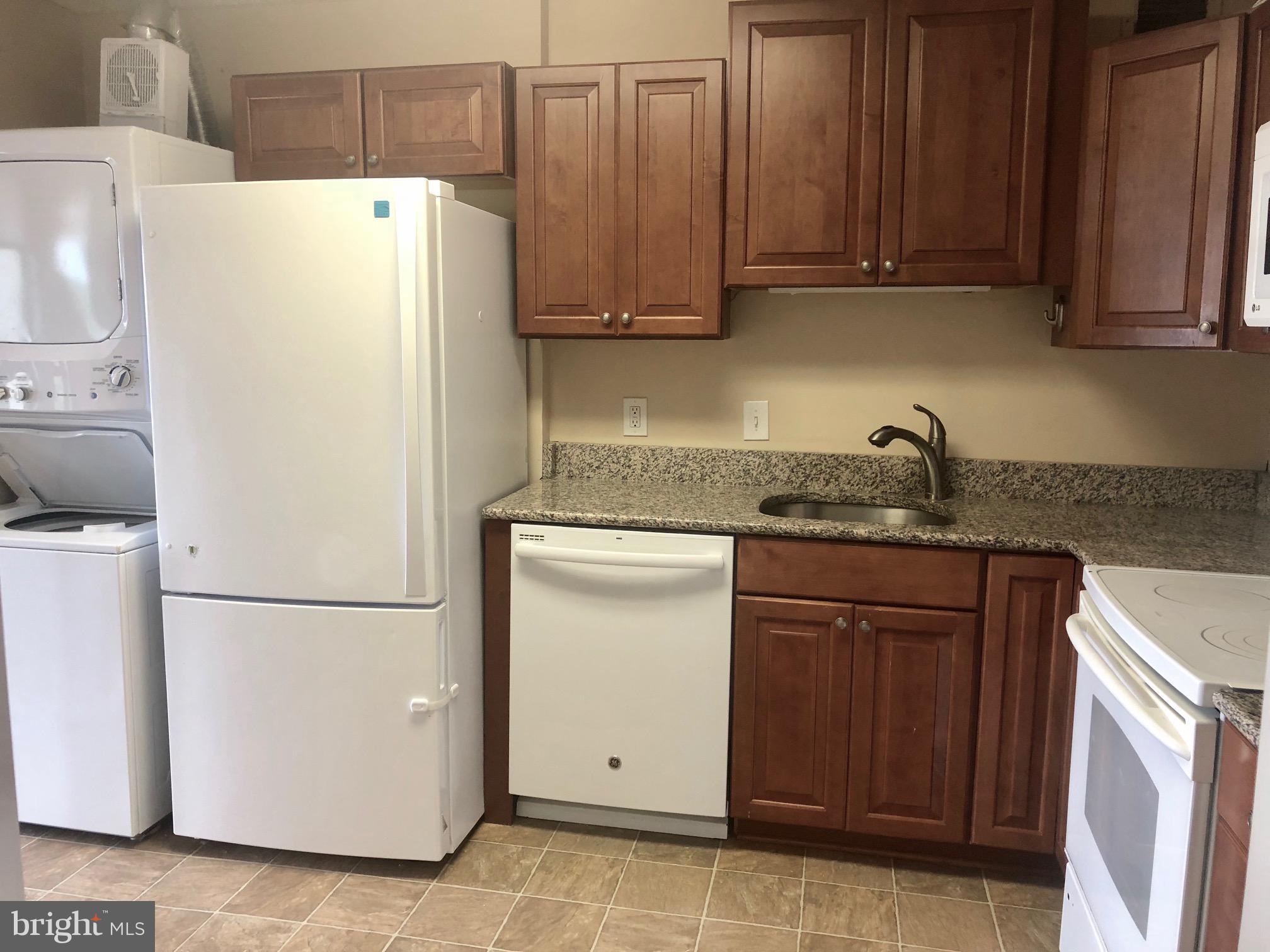 6800 Fleetwood Road, Unit 1205 McLean, VA 22101 - Photo 9 of 14 Kitchen