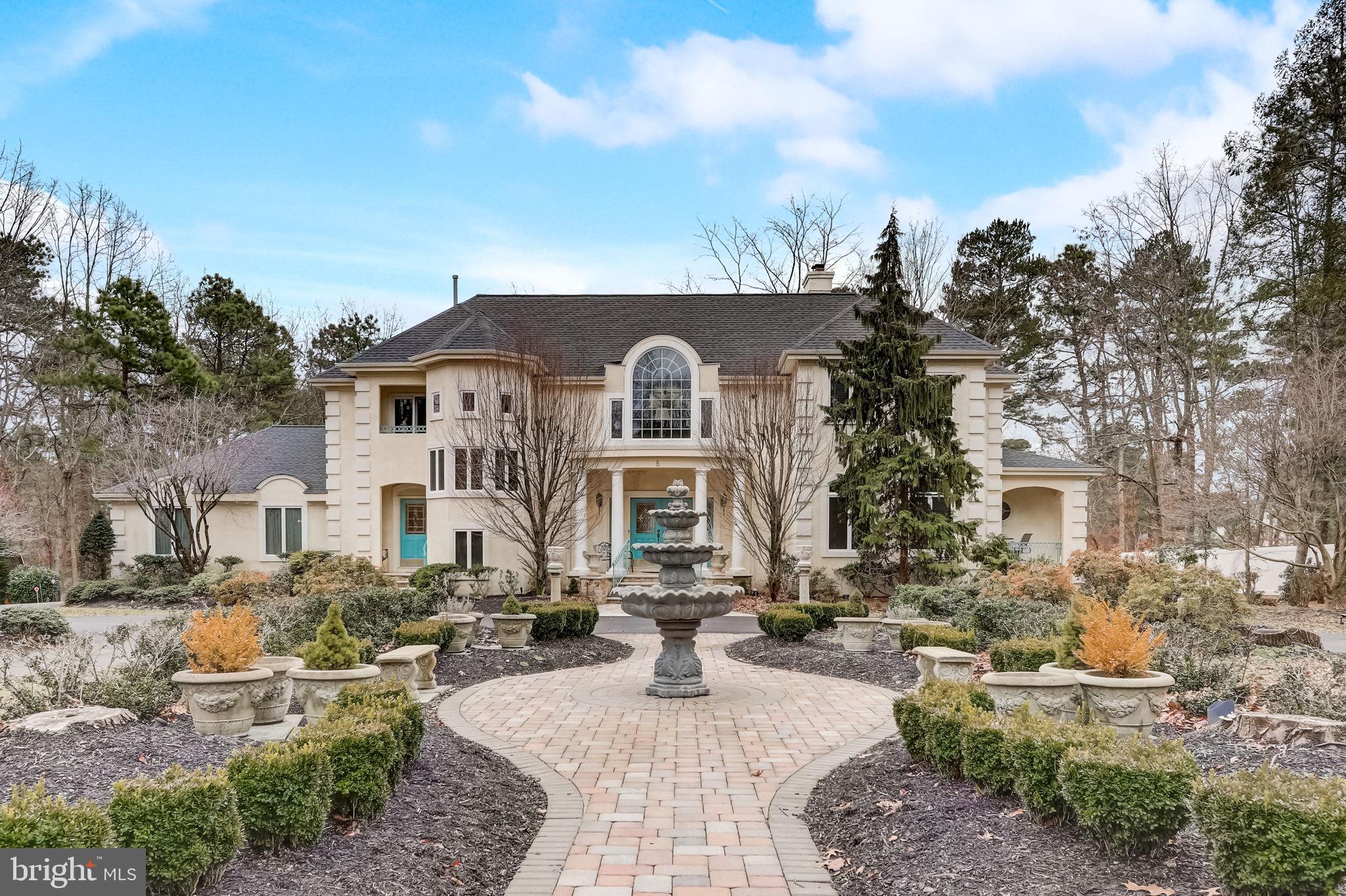 8 North Country Lakes Dr