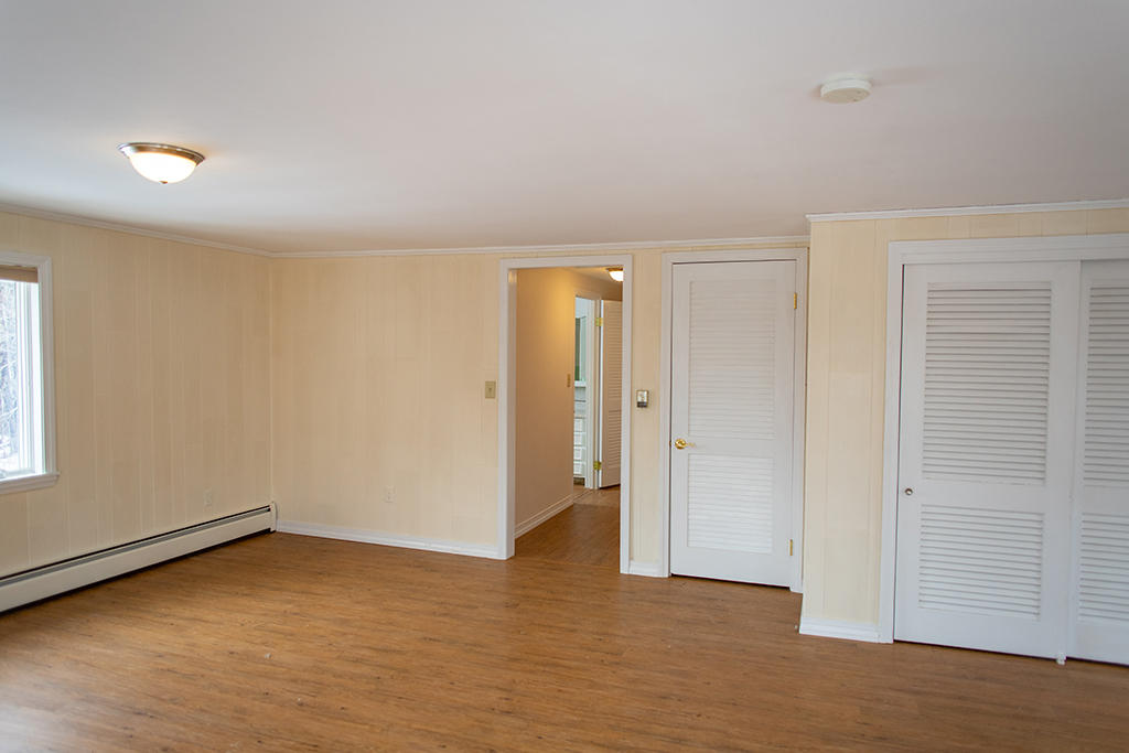 823 Old Rte One Waldoboro, ME 04572 - Photo 37 of 41 2nd floor living room 3
