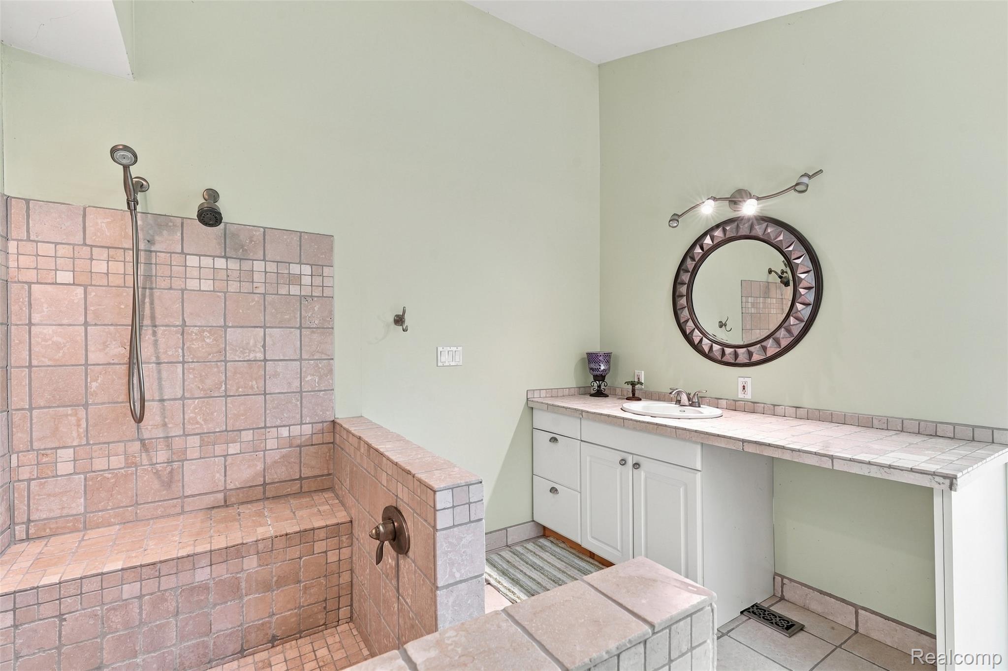 804 East Avon Road Rochester, MI 48307 - Photo 20 of 59 804 e avon rd-19.jpg