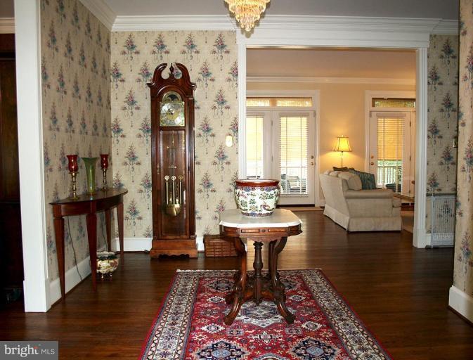 421 Tschiffely Square Road Gaithersburg, MD 20878 - Photo 4 of 30 The grand entry foyer