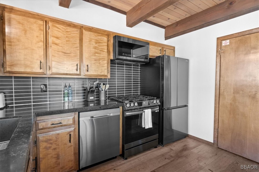 1635 Cascade Road Big Bear City, CA 92314 - Photo 10 of 22