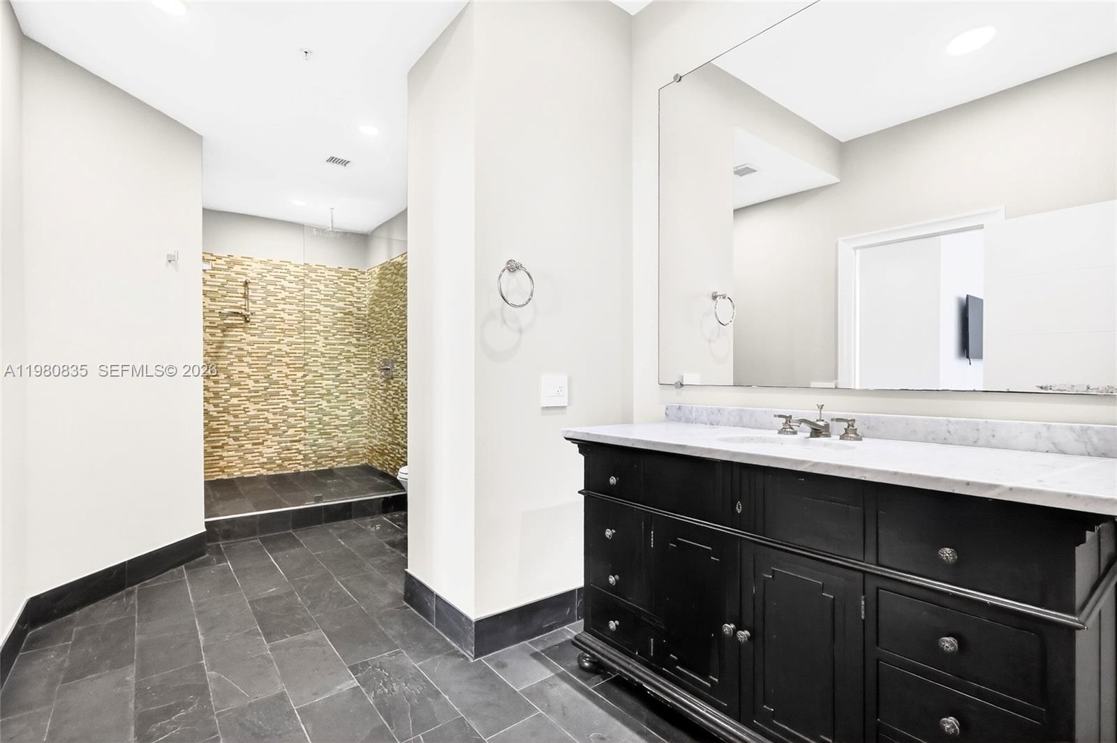 701 Brickell Key Boulevard, Unit LPH06 Miami, FL 33131 - Photo 11 of 40