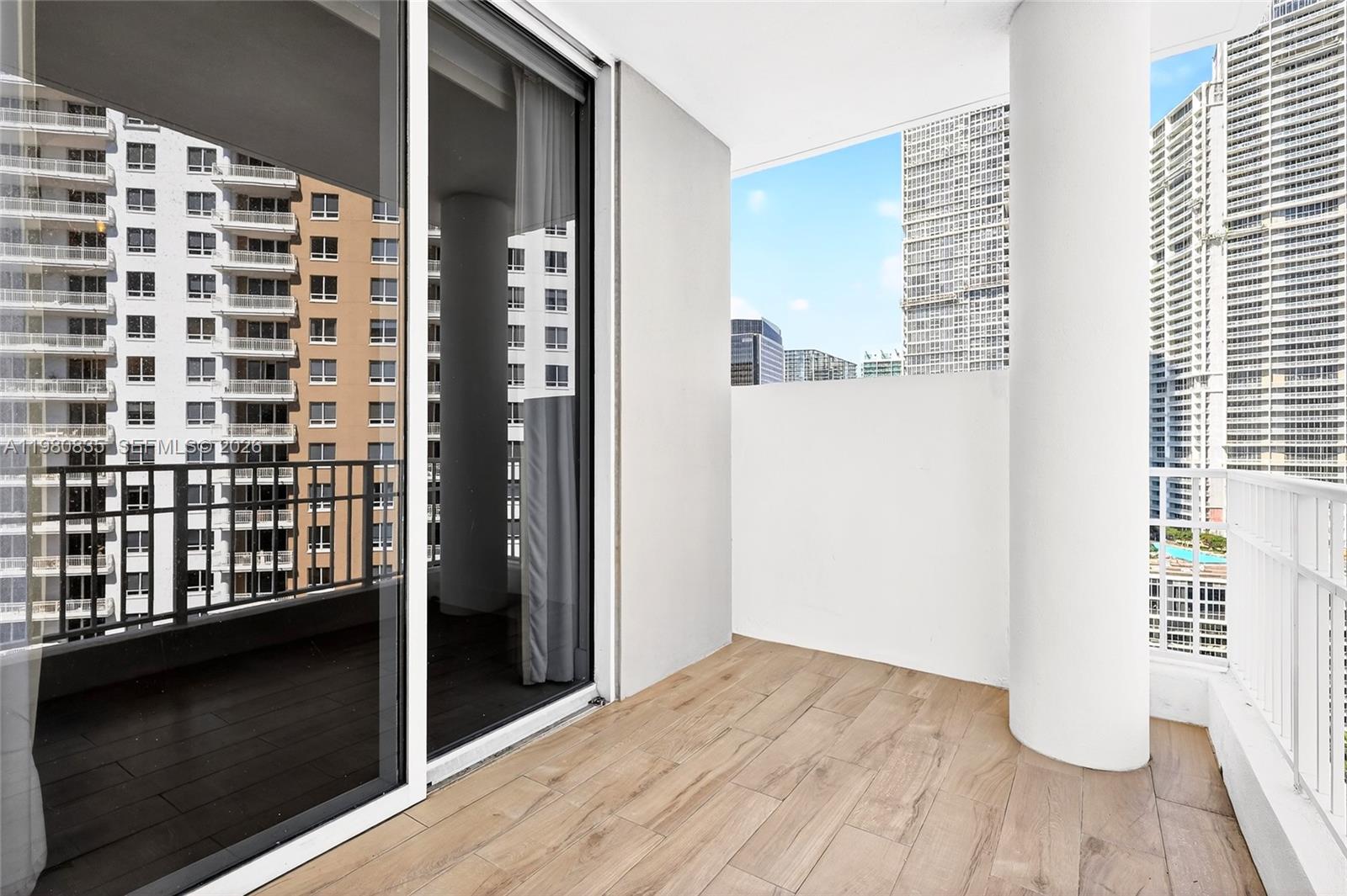 701 Brickell Key Boulevard, Unit LPH06 Miami, FL 33131 - Photo 15 of 40