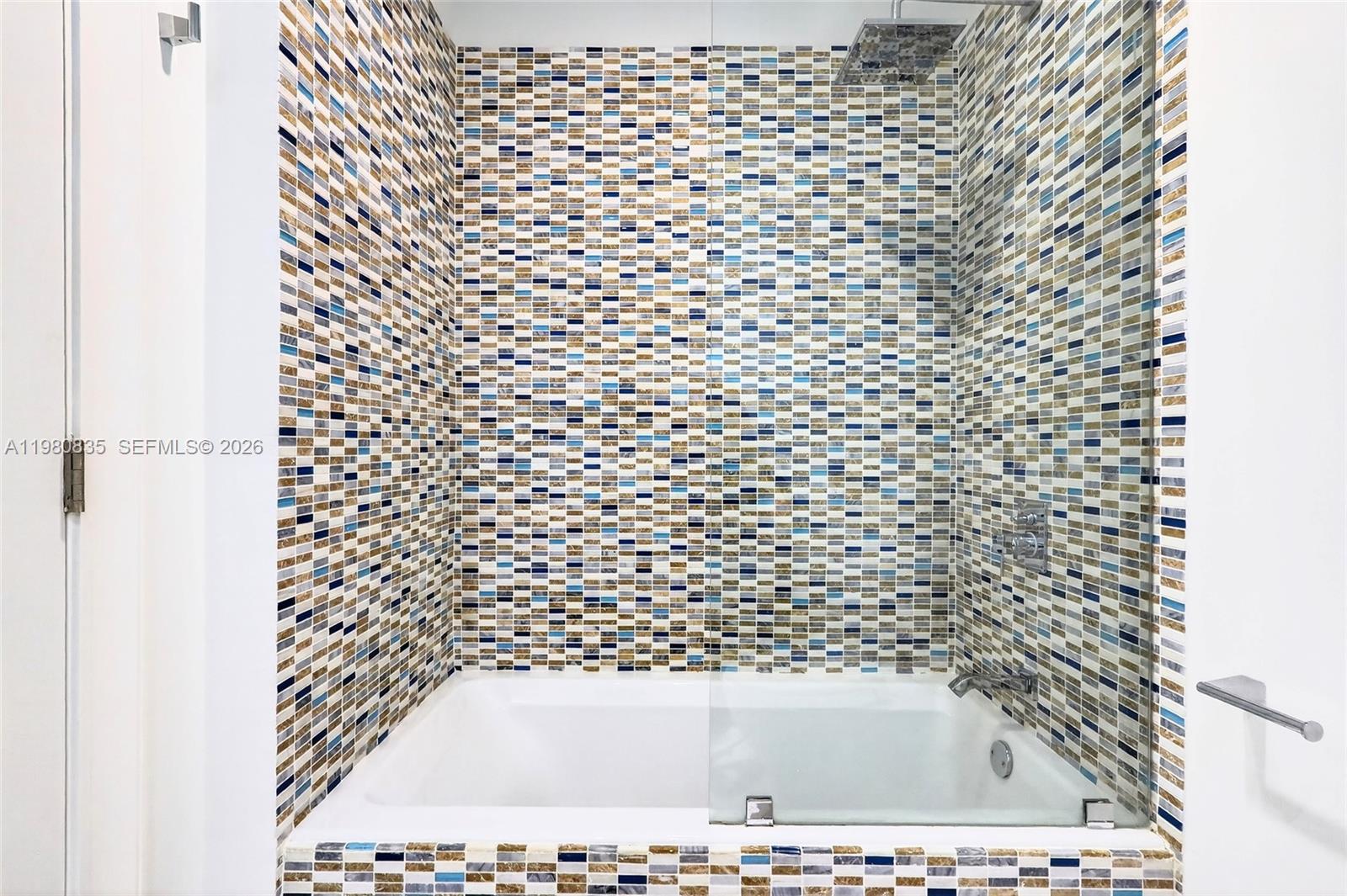 701 Brickell Key Boulevard, Unit LPH06 Miami, FL 33131 - Photo 22 of 40