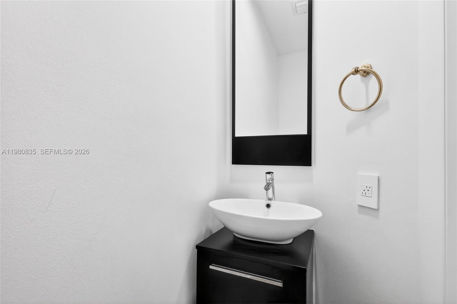 701 Brickell Key Boulevard, Unit LPH06 Miami, FL 33131 - Photo 23 of 40