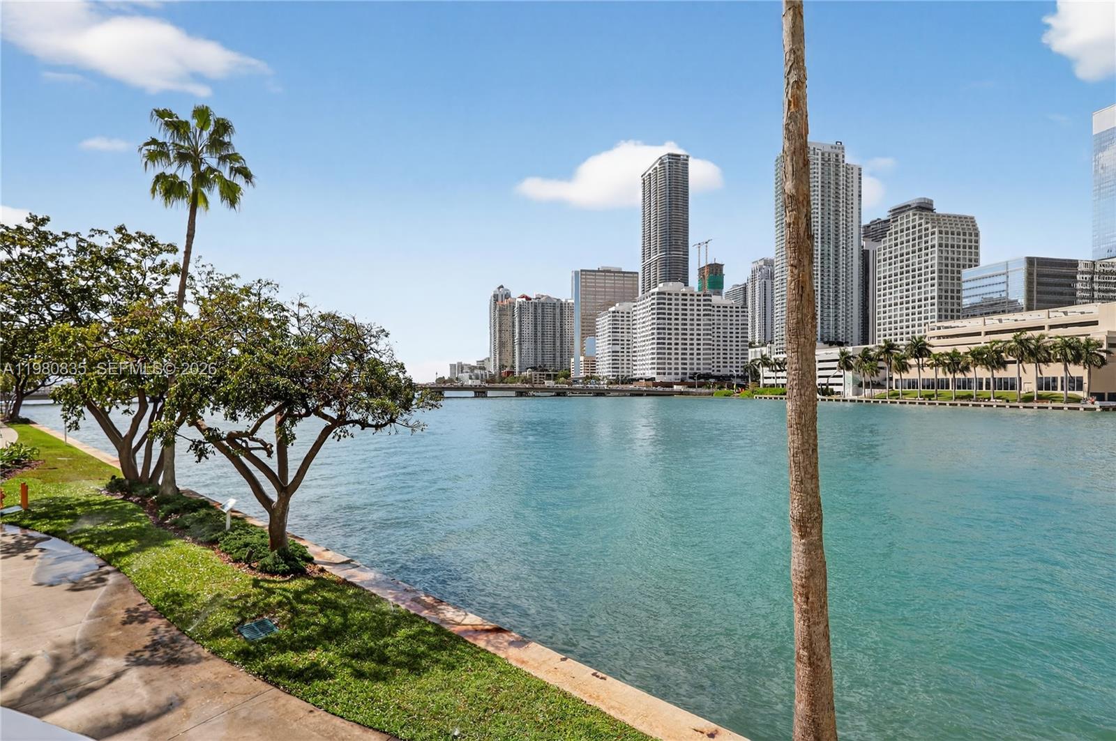 701 Brickell Key Boulevard, Unit LPH06 Miami, FL 33131 - Photo 27 of 40