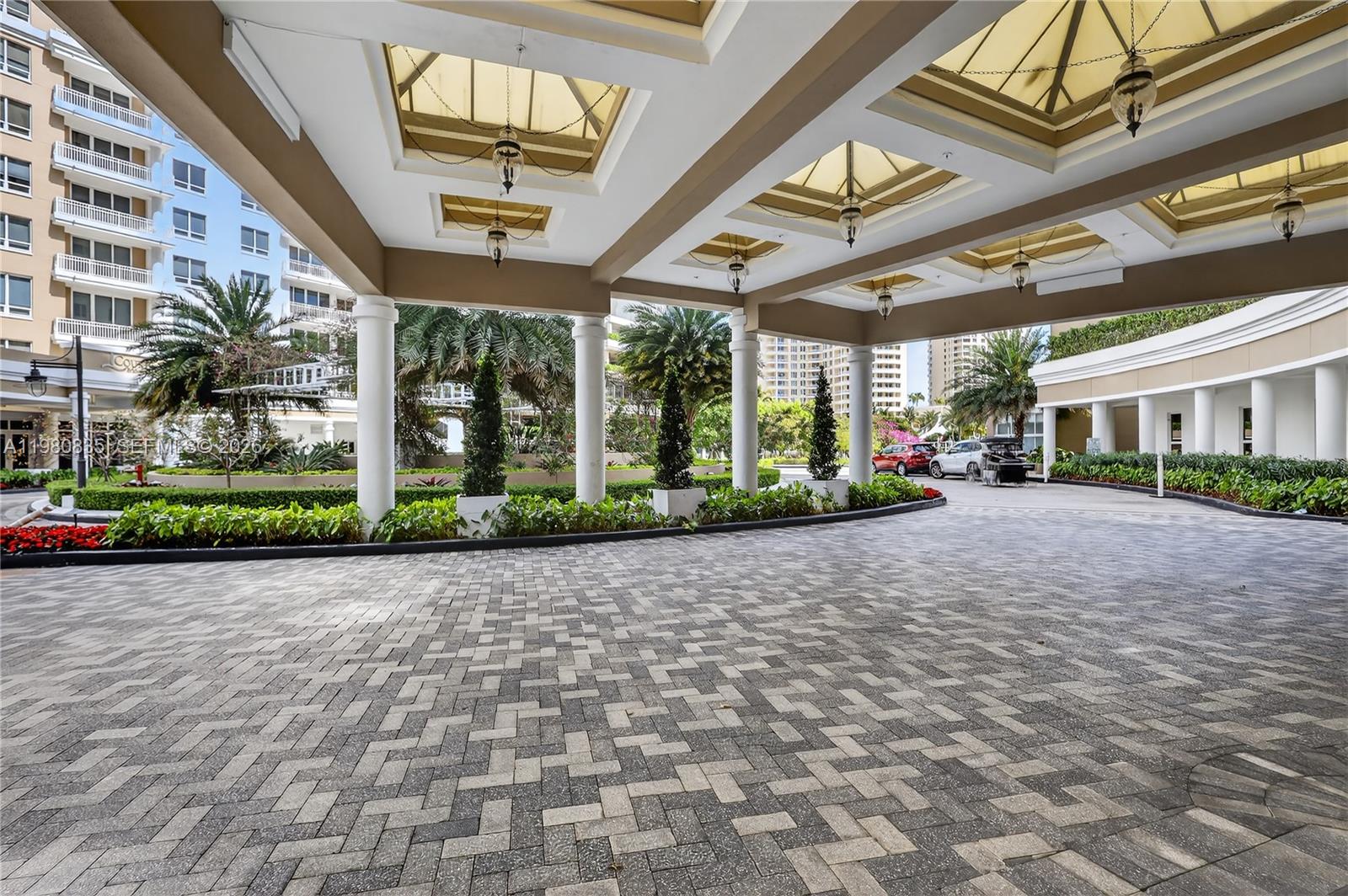 701 Brickell Key Boulevard, Unit LPH06 Miami, FL 33131 - Photo 29 of 40