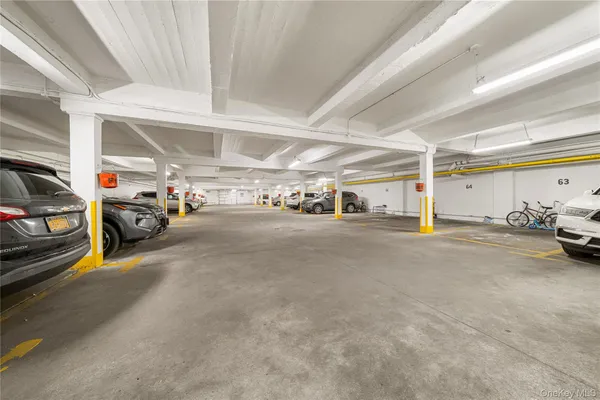 $299,000 | 142-35 84th Drive, Unit 6B | Briarwood
