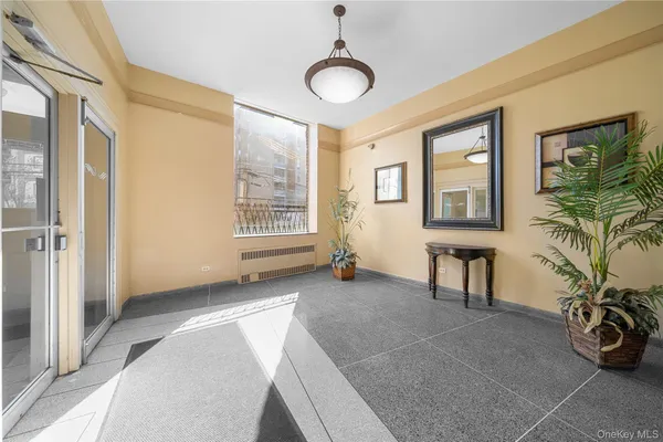 $299,000 | 142-35 84th Drive, Unit 6B | Briarwood