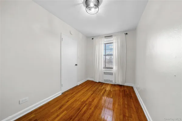 $299,000 | 142-35 84th Drive, Unit 6B | Briarwood