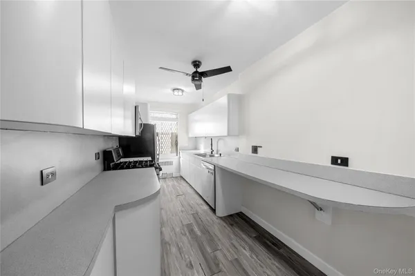 $299,000 | 142-35 84th Drive, Unit 6B | Briarwood
