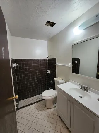 $950 | 5817 Northwest 23rd Terrace, Unit 1, Gainesville, FL 32653