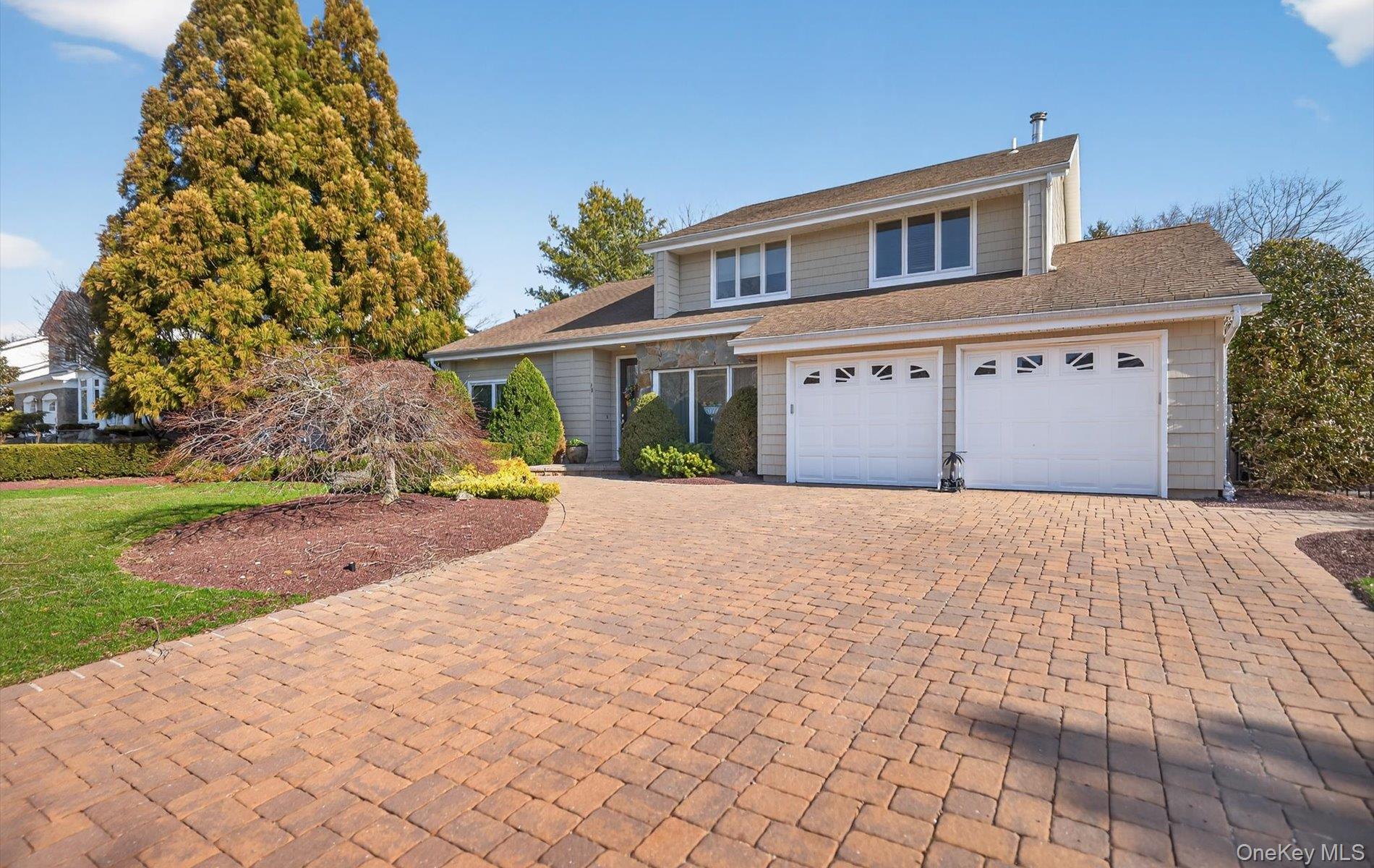 18 Chardonnay Road Commack, NY 11725 - Photo 2 of 50