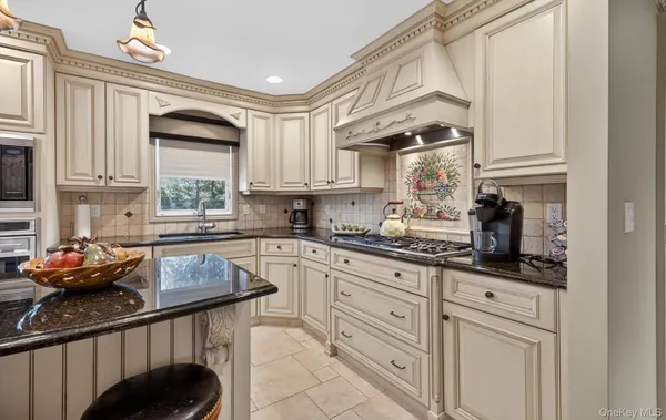 $1,349,000 | 18 Chardonnay Road, Commack, NY 11725