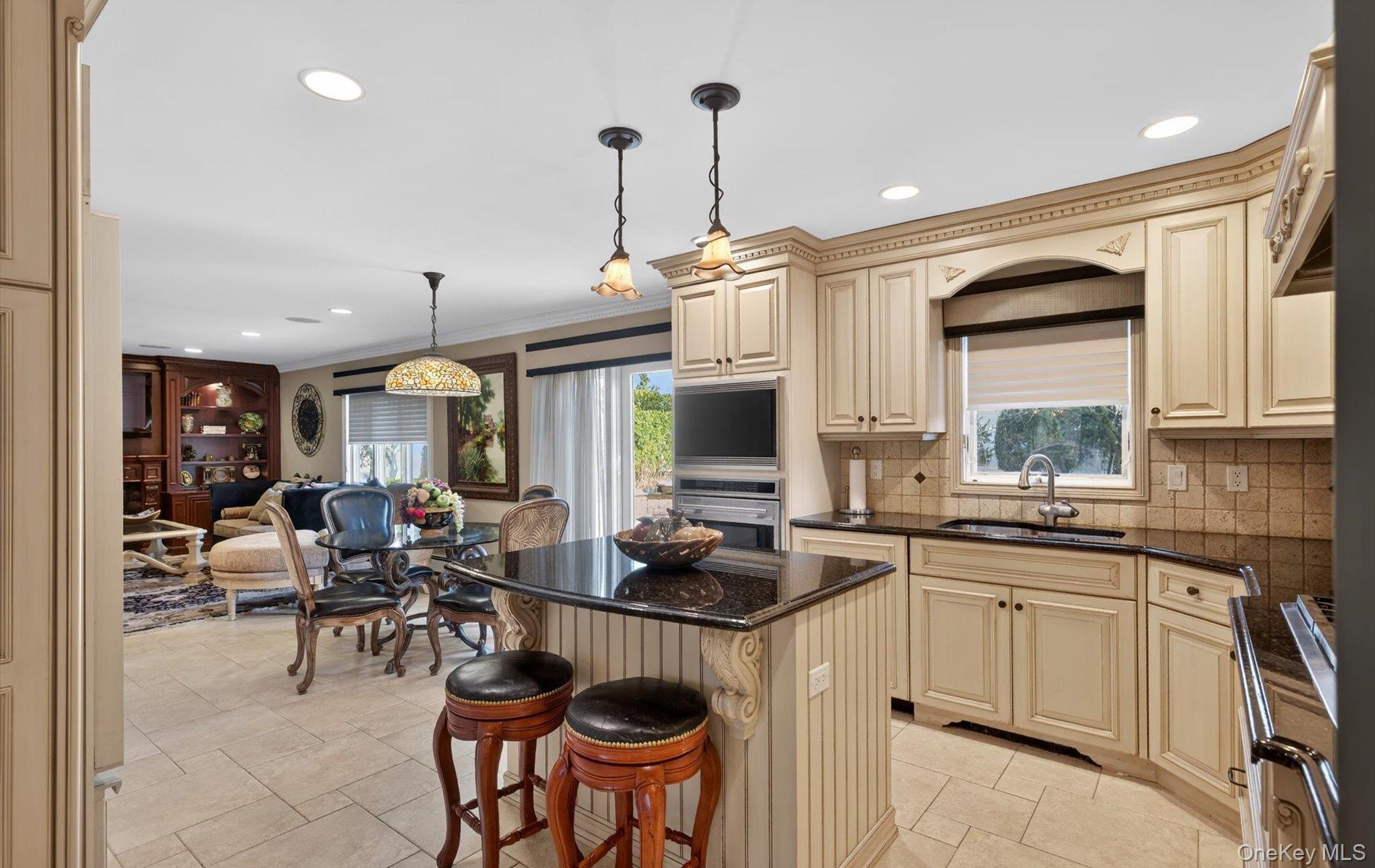18 Chardonnay Road Commack, NY 11725 - Photo 28 of 50