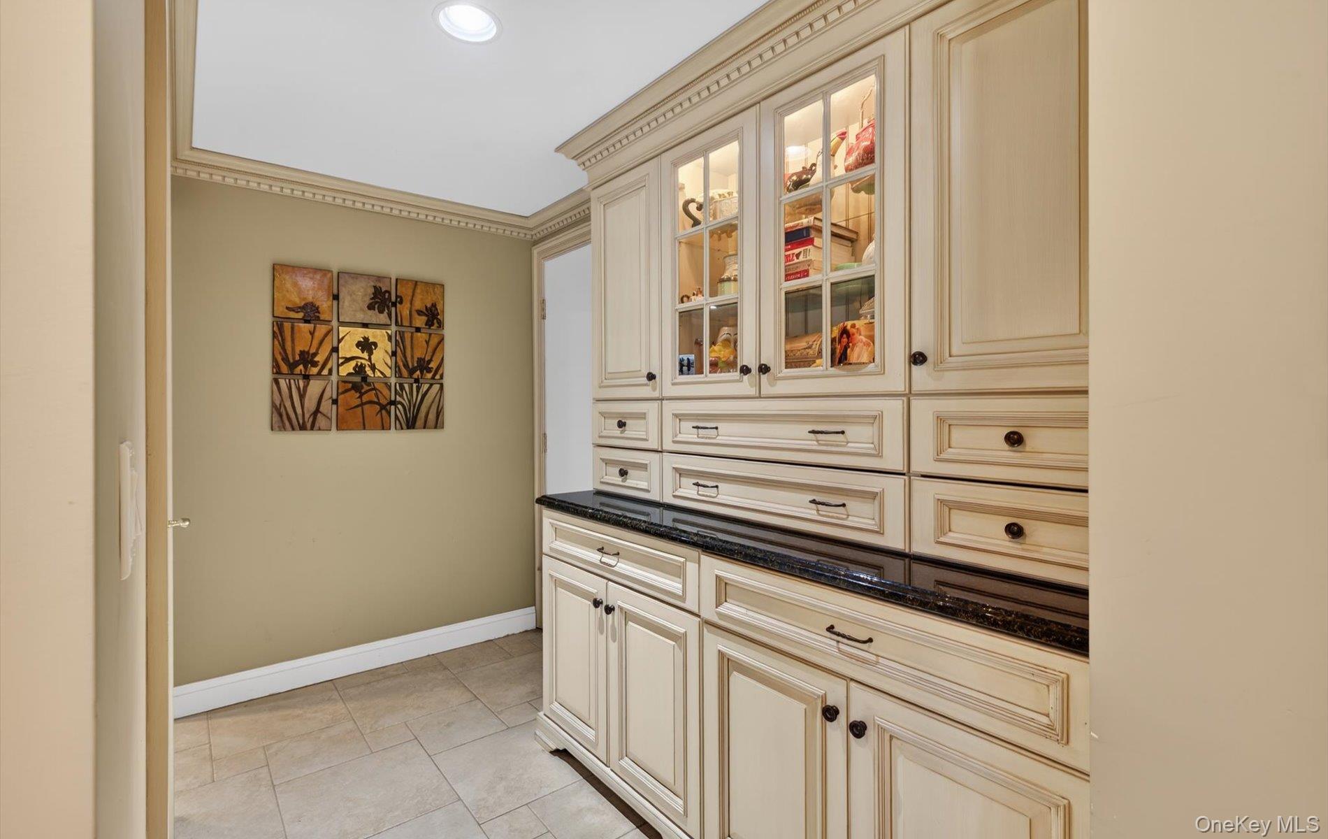 18 Chardonnay Road Commack, NY 11725 - Photo 32 of 50