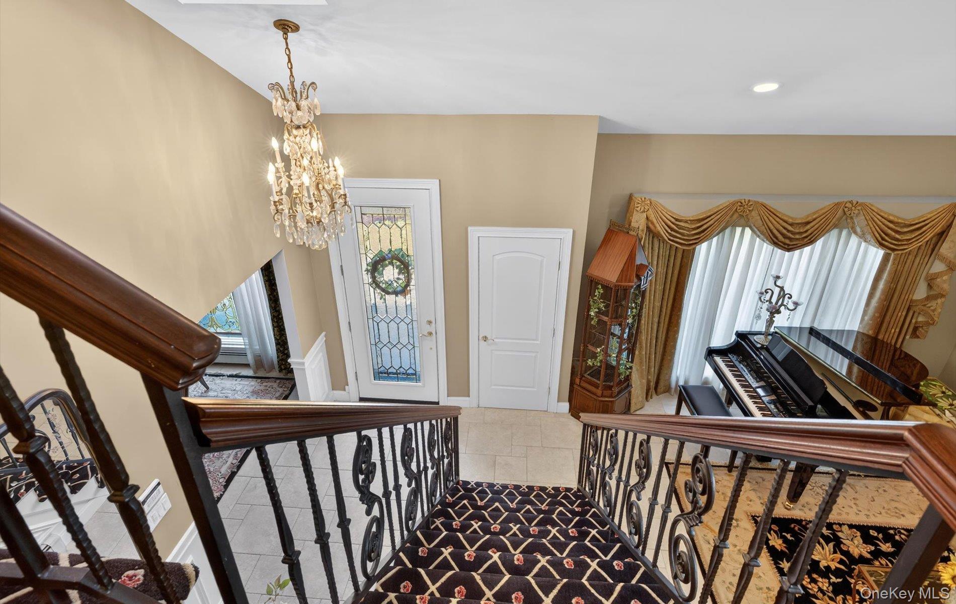 18 Chardonnay Road Commack, NY 11725 - Photo 35 of 50