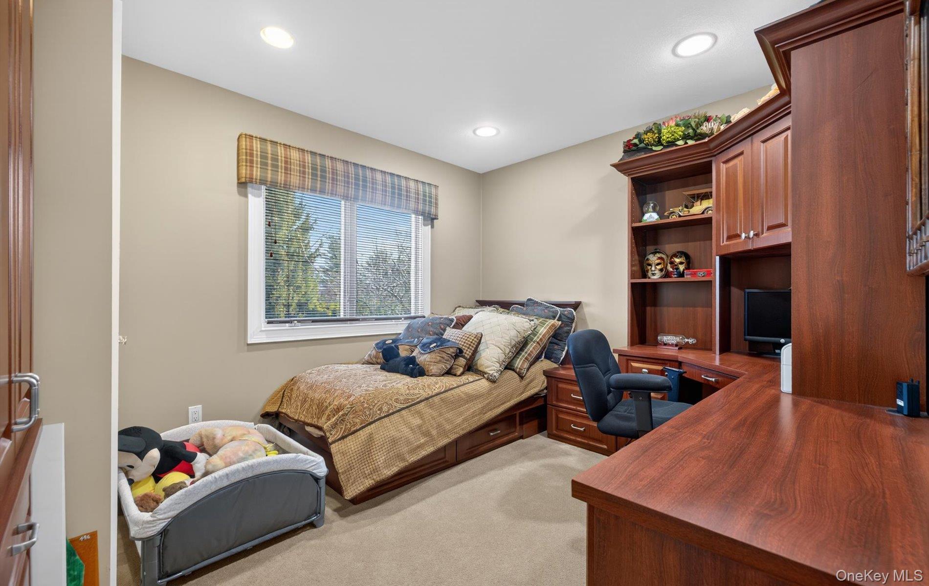 18 Chardonnay Road Commack, NY 11725 - Photo 44 of 50