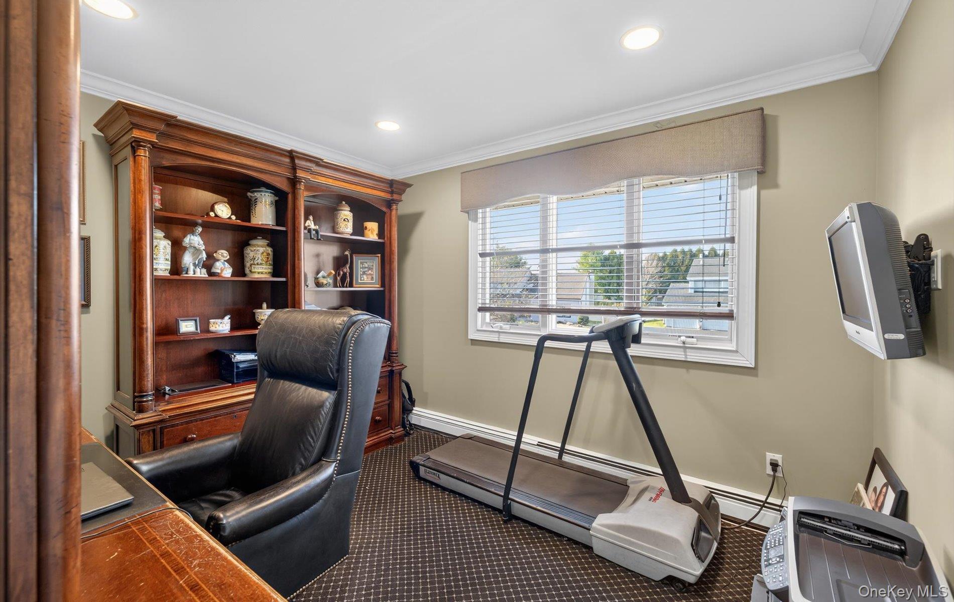 18 Chardonnay Road Commack, NY 11725 - Photo 46 of 50