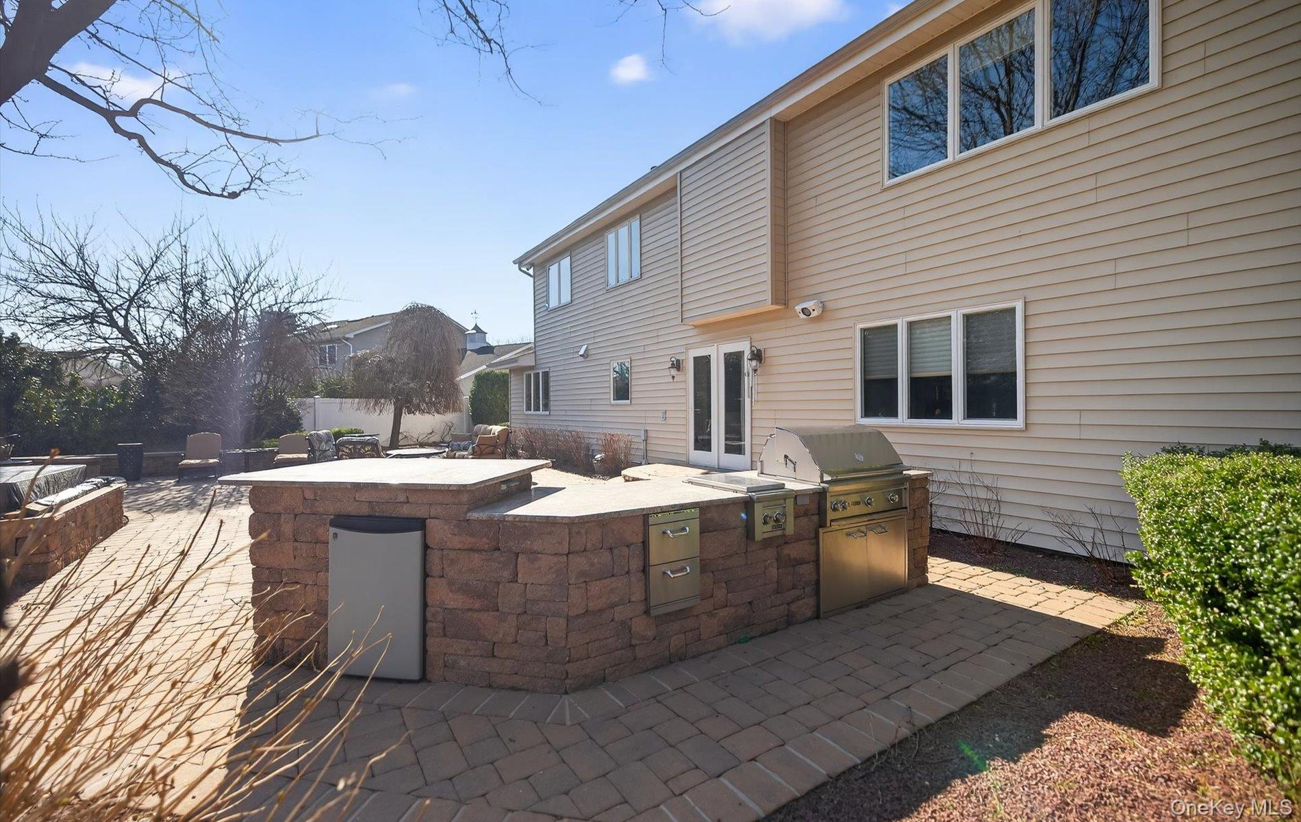 18 Chardonnay Road Commack, NY 11725 - Photo 48 of 50