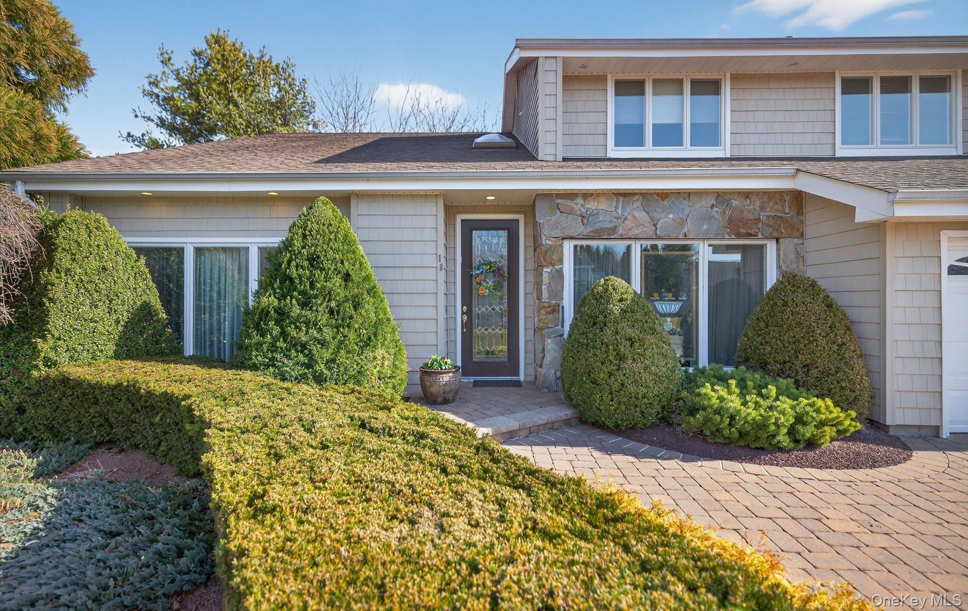 18 Chardonnay Road Commack, NY 11725 - Photo 5 of 50