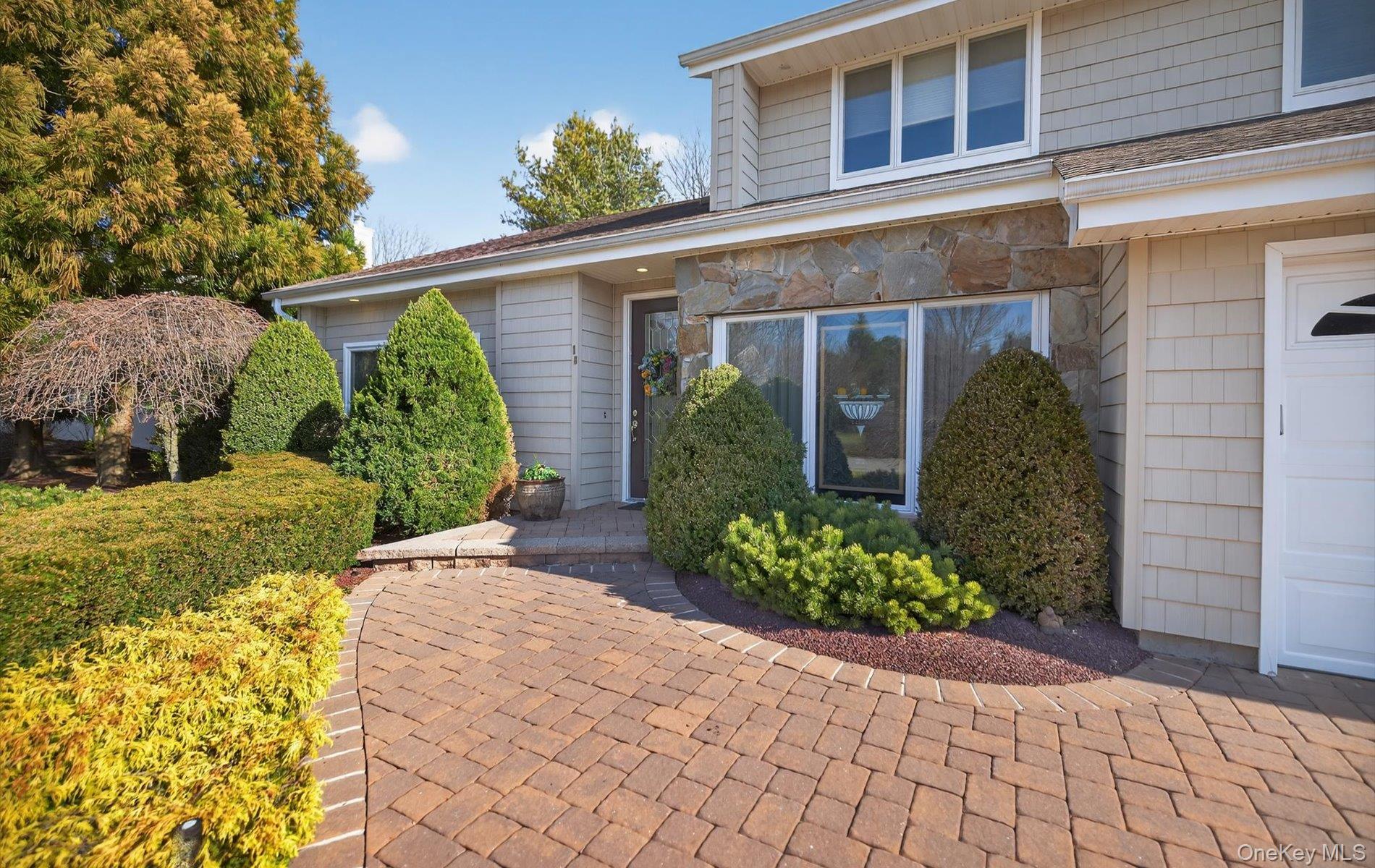 18 Chardonnay Road Commack, NY 11725 - Photo 6 of 50