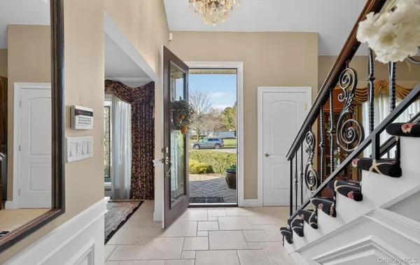 $1,349,000 | 18 Chardonnay Road, Commack, NY 11725