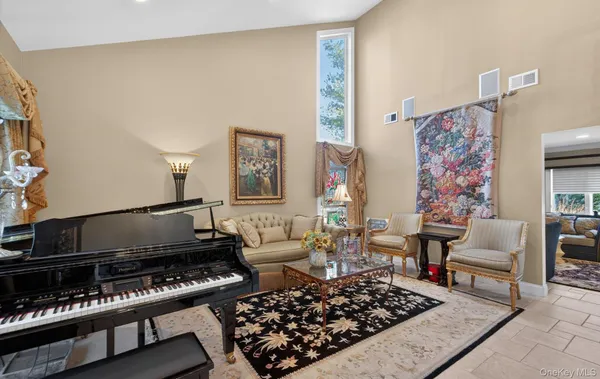 $1,349,000 | 18 Chardonnay Road, Commack, NY 11725