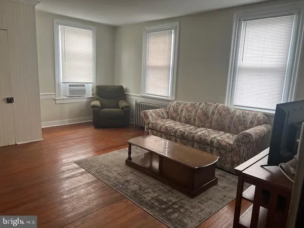 $1,400 | 145 South Main Street, Unit 4, Woodstock, VA 22664