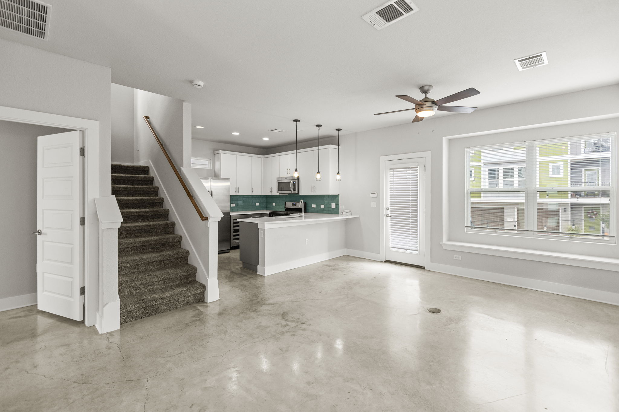 1904 Cleese Drive Austin, TX 78741 - Photo 10 of 39 Gallery Image 10