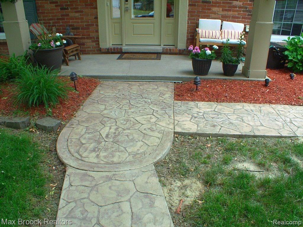 889 Spartan Drive Rochester Hills, MI 48309 - Photo 3 of 38
