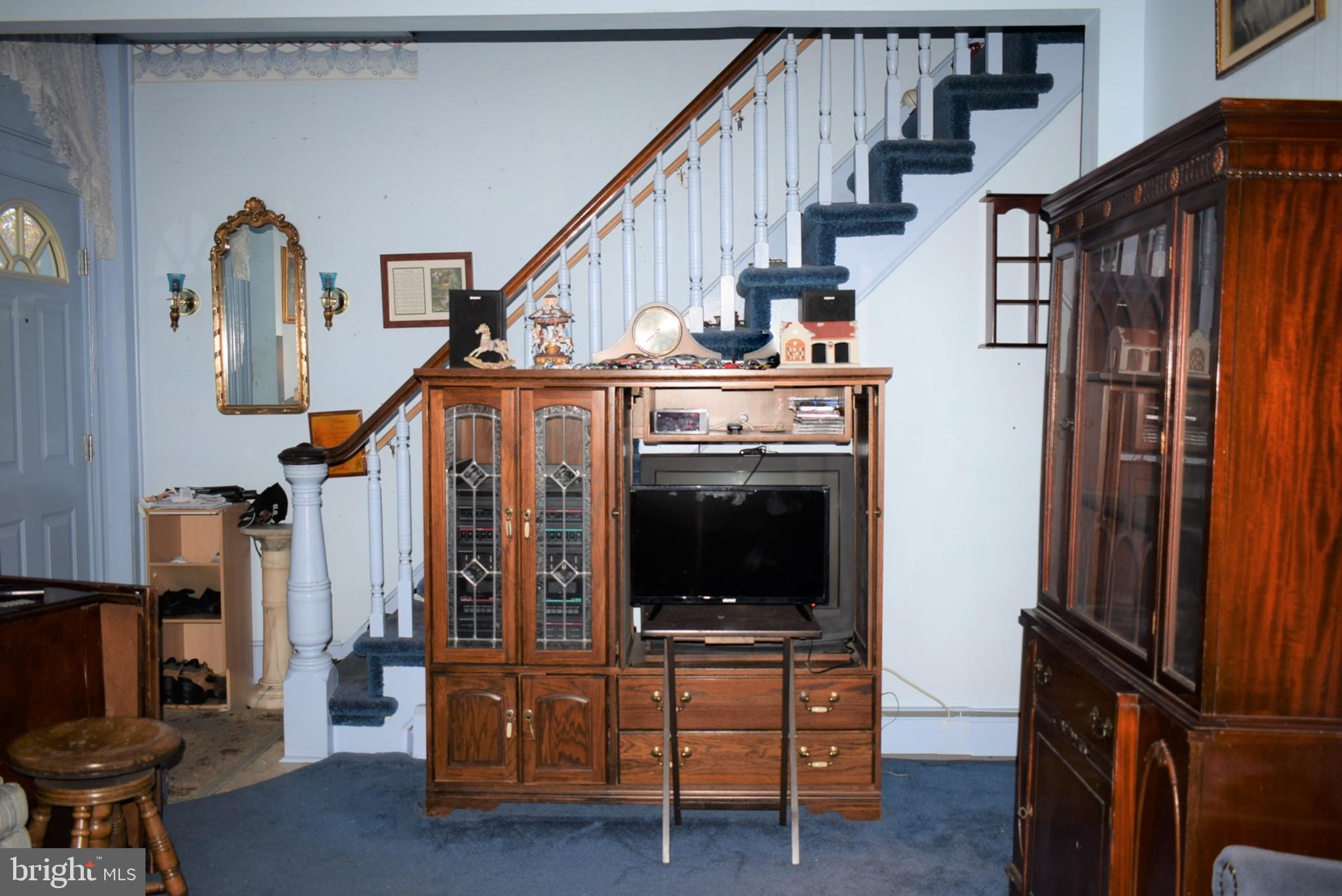 202 Berlin Road Clementon, NJ 08021 - Photo 3 of 25 Living Room