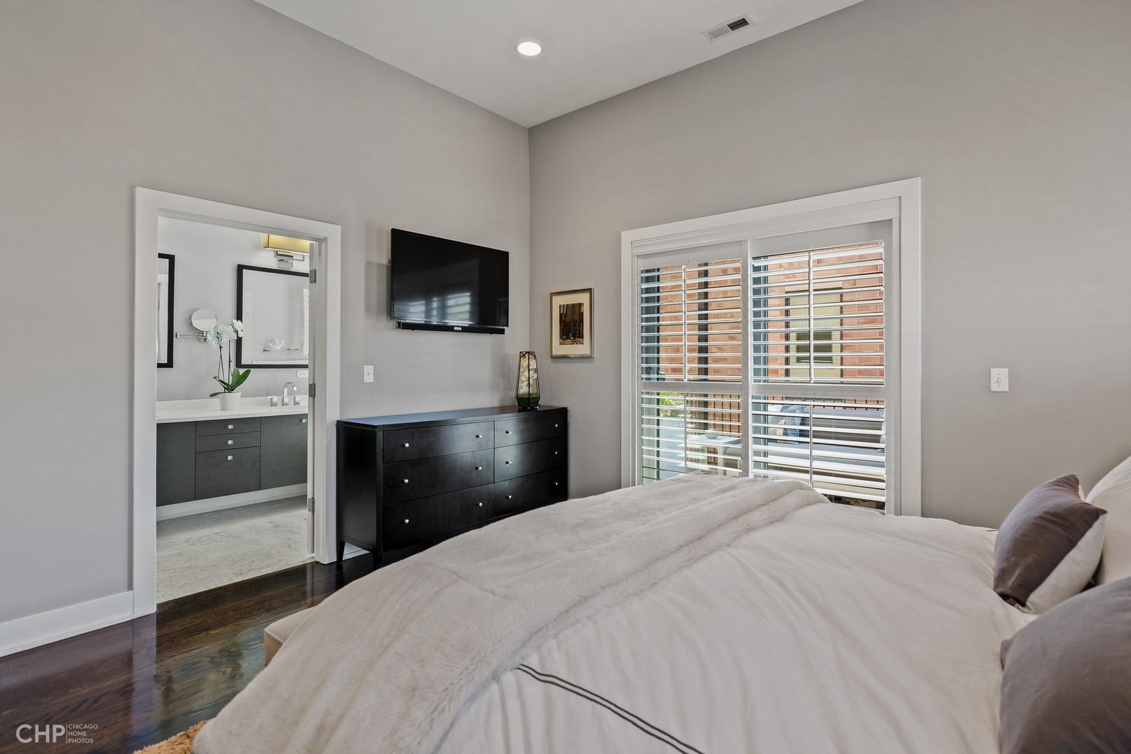 6 North Throop Street, Unit 3N Chicago, IL 60607 - Photo 12 of 21