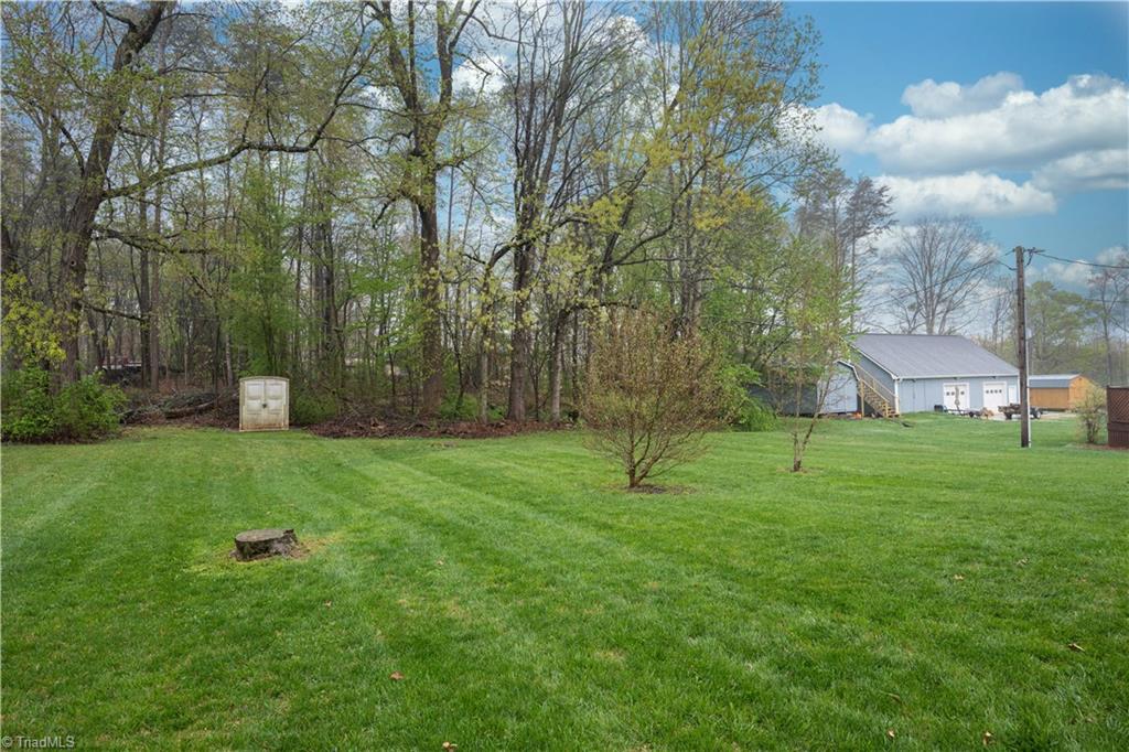 111 Redwood Bend King, NC 27021 - Photo 17 of 18